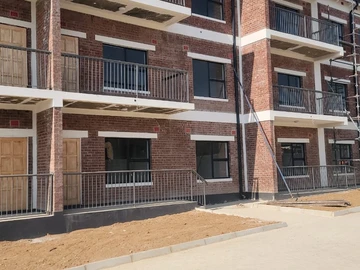 2 Bedroom Flat & Apartment