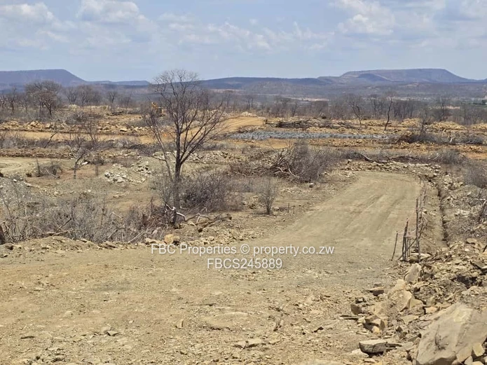 200m² Hwange Stand – Tarred & Gravel Road Access