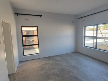 3 Bedroom Flat & Apartment